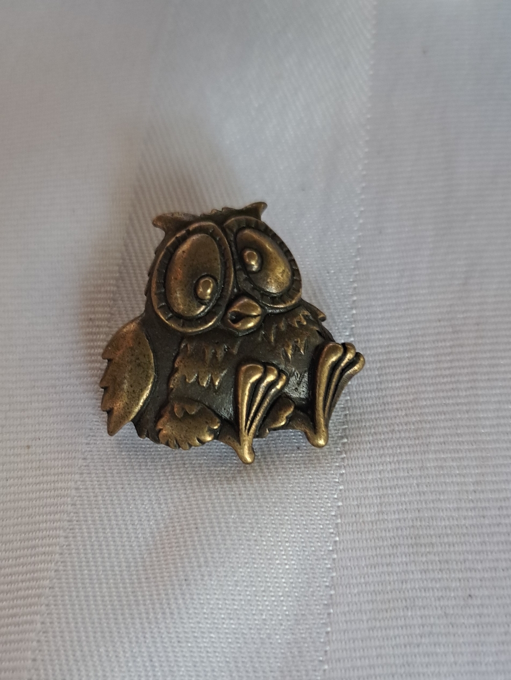 Vintage Owl Brooch - Antique Brass Tone